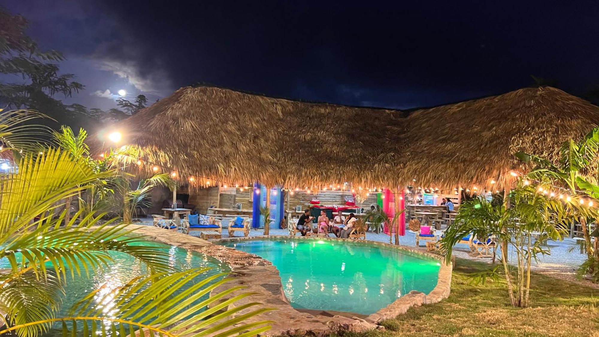 Chalet Tropical Hotel & Restaurant-Pizzeria Las Galeras Dış mekan fotoğraf