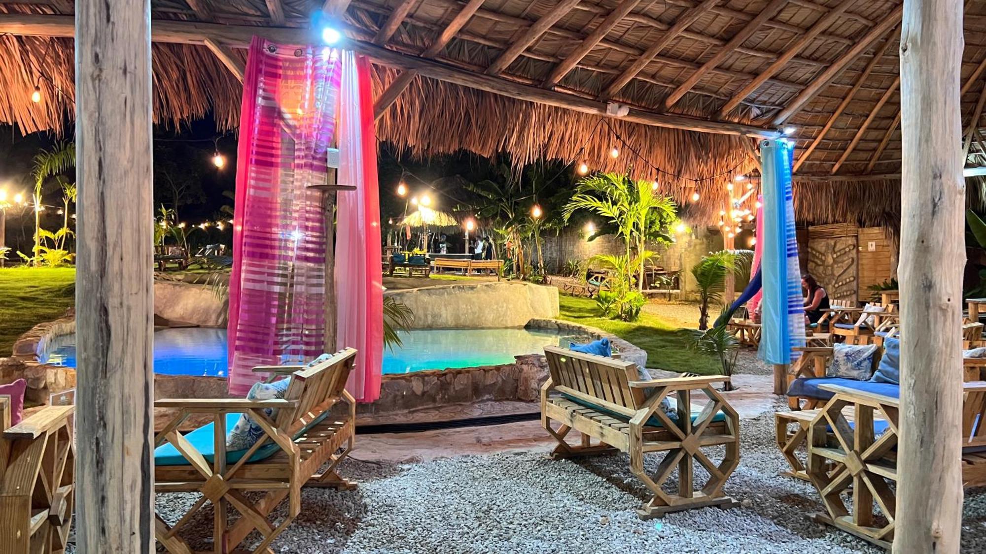 Chalet Tropical Hotel & Restaurant-Pizzeria Las Galeras Dış mekan fotoğraf